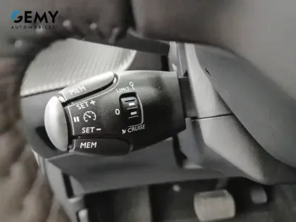 Photo 16 Peugeot 2008  Hybrid 136 e-DCS6