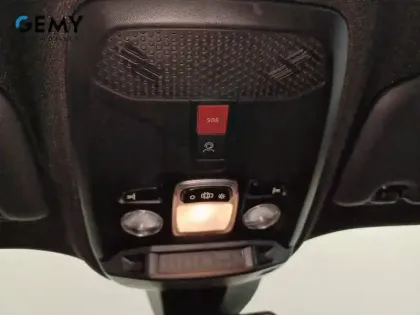 Photo 14 Peugeot 2008  Hybrid 136 e-DCS6