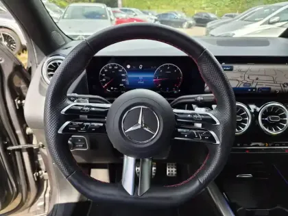 Photo 13 Mercedes GLA  200 d 8G-DCT