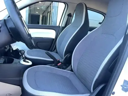 Photo 27 Renault Twingo  III E-Tech