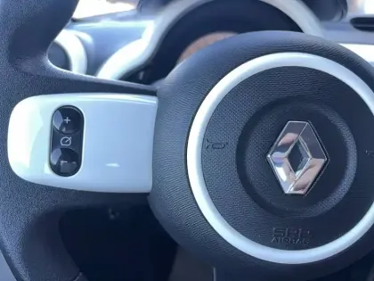 Photo 43 Renault Twingo  III E-Tech