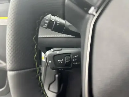 Photo 14 Peugeot 2008  Hybrid 145 e-DCS6