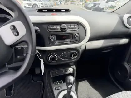 Photo 11 Renault Twingo  III E-Tech