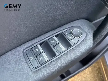 Photo 12 Renault Captur  mild hybrid 160 EDC