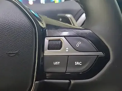 Photo 50 Peugeot 3008  Hybrid 225 e-EAT8