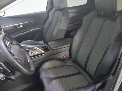 Photo 32 Peugeot 3008  Hybrid 225 e-EAT8