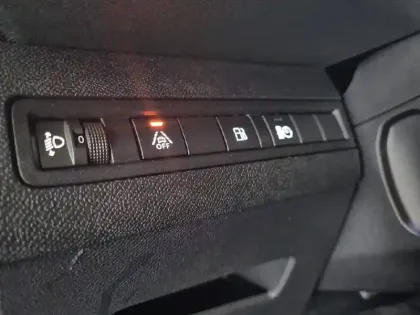 Photo 51 Peugeot 3008  Hybrid 225 e-EAT8