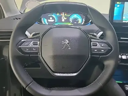 Photo 30 Peugeot 3008  Hybrid 225 e-EAT8