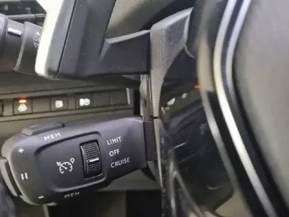 Photo 48 Peugeot 3008  Hybrid 225 e-EAT8