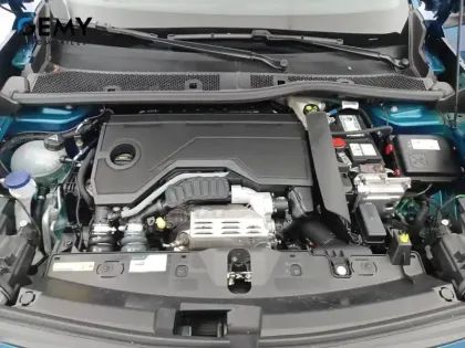 Photo 11 Peugeot 2008  Hybrid 136 e-DCS6