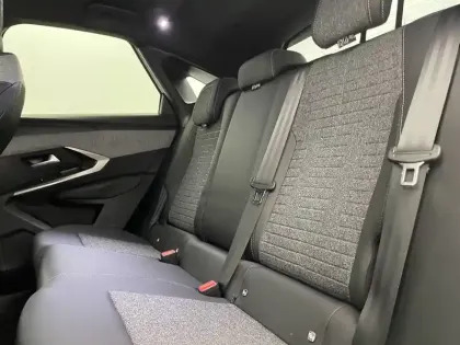 Photo 14 Peugeot 3008  Electrique 210 ch 73 kWh