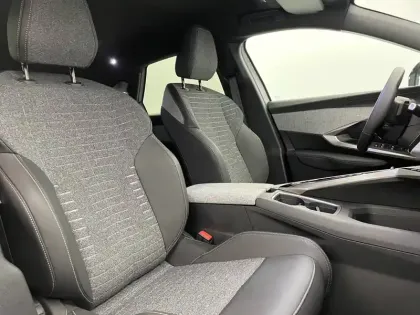 Photo 26 Peugeot 3008  Electrique 210 ch 73 kWh