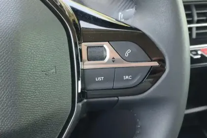 Photo 18 Peugeot 208  PureTech 75 S&S BVM5