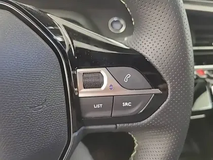 Photo 18 Peugeot 2008  Electrique 54 kWh 156 ch