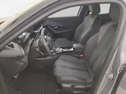 Photo 10 Peugeot 2008  Electrique 54 kWh 156 ch