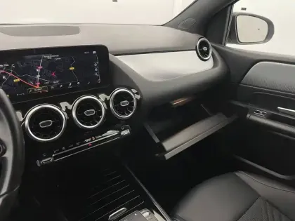 Photo 28 Mercedes Classe B  250 e 8G-DCT