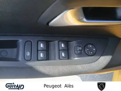 Photo 11 Peugeot 208  Electrique 50 kWh 136ch