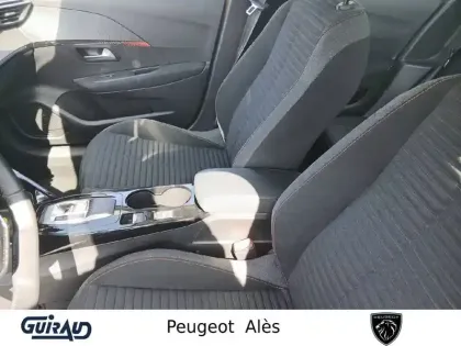 Photo 8 Peugeot 208  Electrique 50 kWh 136ch