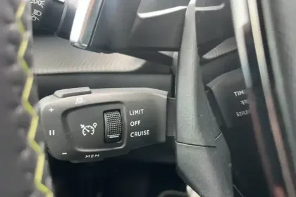Photo 25 Peugeot 208  Hybrid 110 e-DCS6