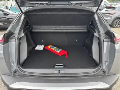 Photo 5 Peugeot 2008  Hybrid 136 e-DCS6