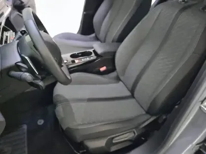 Photo 30 Peugeot 2008  Hybrid 136 e-DCS6