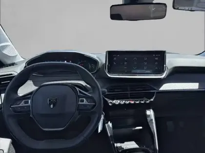Photo 7 Peugeot 208  Electrique 51 kWh 156ch