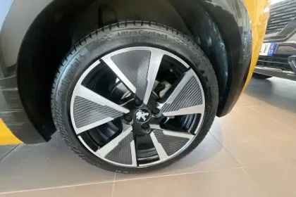Photo 9 Peugeot 208  Electrique 50 kWh 136ch
