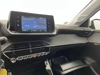Photo 27 Peugeot 208  PureTech 75 S&S BVM5