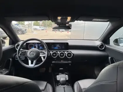 Photo 10 Mercedes Classe A 200 d Berline Business Line
