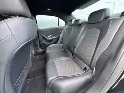 Photo 11 Mercedes Classe A 200 d Berline Business Line