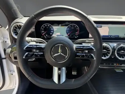 Photo 16 Mercedes Classe A 200 AMG Line