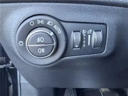 Photo 24 Jeep Compass 2.0 I MULTIJET II 140 CH ACTIVE DRIVE BVA9