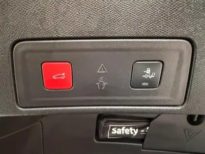 Photo 13 Peugeot 508  HYBRID 225 GT e-EAT8 Toit Pano / Alcantara / Focal / Hayon elec / attelage