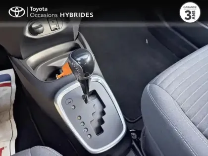 Photo 13 Toyota Yaris  100h Dynamic 5p RC19