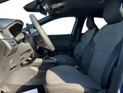 Photo 8 Renault Captur  1.6 E-Tech hybride 145ch Techno