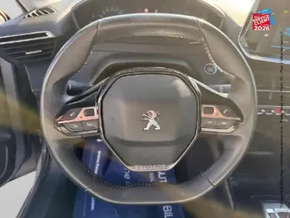 Photo 11 Peugeot 208  e- 136ch Style