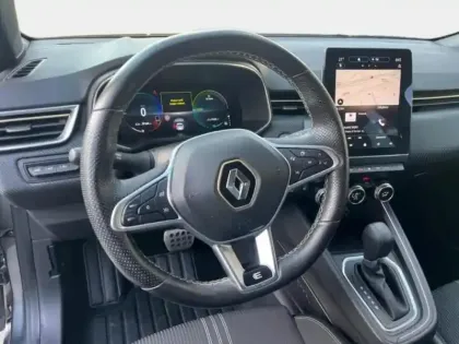 Photo 14 Renault Clio  1.6 E-Tech hybride 145ch Engineered