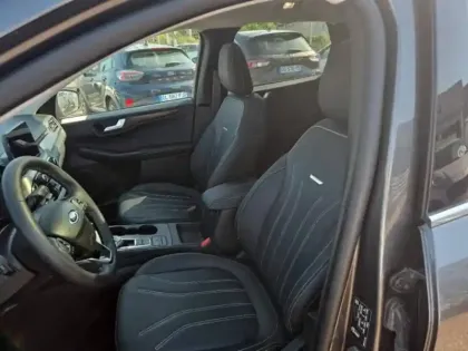 Photo 10 Ford Kuga  2.5 Duratec 190ch FHEV E85 Vignale BVA