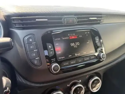 Photo 13 Alfa Romeo Giulietta  1.4 TB MultiAir 150ch Imola Stop&Start
