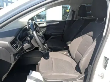 Photo 15 Ford Focus  1.0 EcoBoost 125ch Stop&Start Titanium