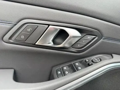 Photo 9 BMW Serie 3 Série 3 Touring 330eA 292ch M Sport