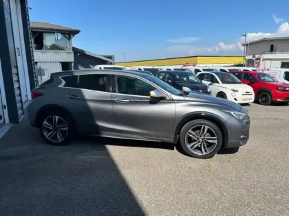 Photo 8 Infiniti Q30  1.6t 156ch Sport DCT7 Euro6d-T