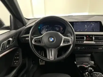 Photo 10 BMW Serie 1 Série 1 118iA 136ch M Sport DKG7