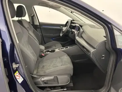 Photo 13 Volkswagen Golf 1.5 eTSI 130ch Style DSG7 + Caméra de recul
