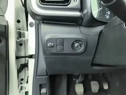 Photo 16 Citroën C3  BlueHDi 100 S&S BVM6 Feel Pack