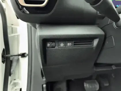 Photo 16 Citroën C4 e- 136 ch Automatique Feel