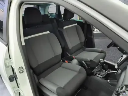 Photo 8 Citroën C3 Aircross  PureTech 110 S&S BVM6 C-Series