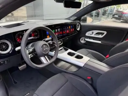 Photo 11 Mercedes CLA 200 AMG Line