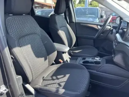 Photo 10 Ford Kuga  2.5 Duratec 180ch Hybrid FlexiFuel Titanium Business Powershift