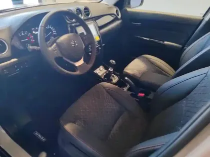 Photo 8 Suzuki Vitara  1.4 Boosterjet Hybrid 110ch Xplore
